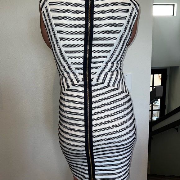 Cache White w/ black net overlay dress. Sz 4 - Picture 3 of 10